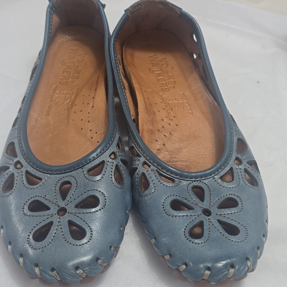 Women's Blue Floral Cutout Leather Flats